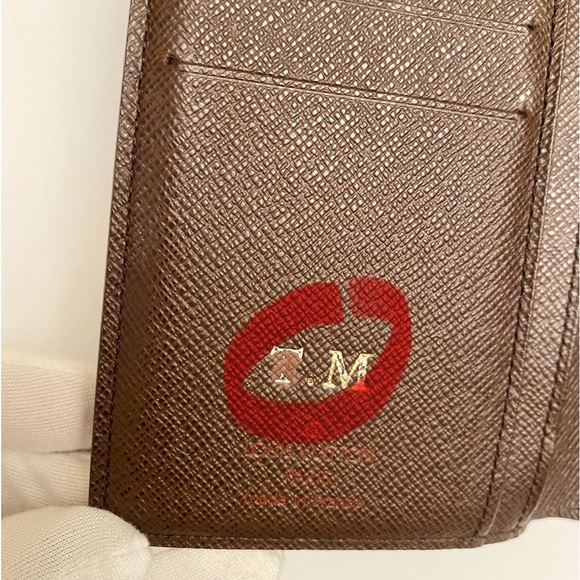 EUC! (R $750) Louis Vuitton Brown Damier Ebene Wallet With Kisslock - Picture 3 of 12